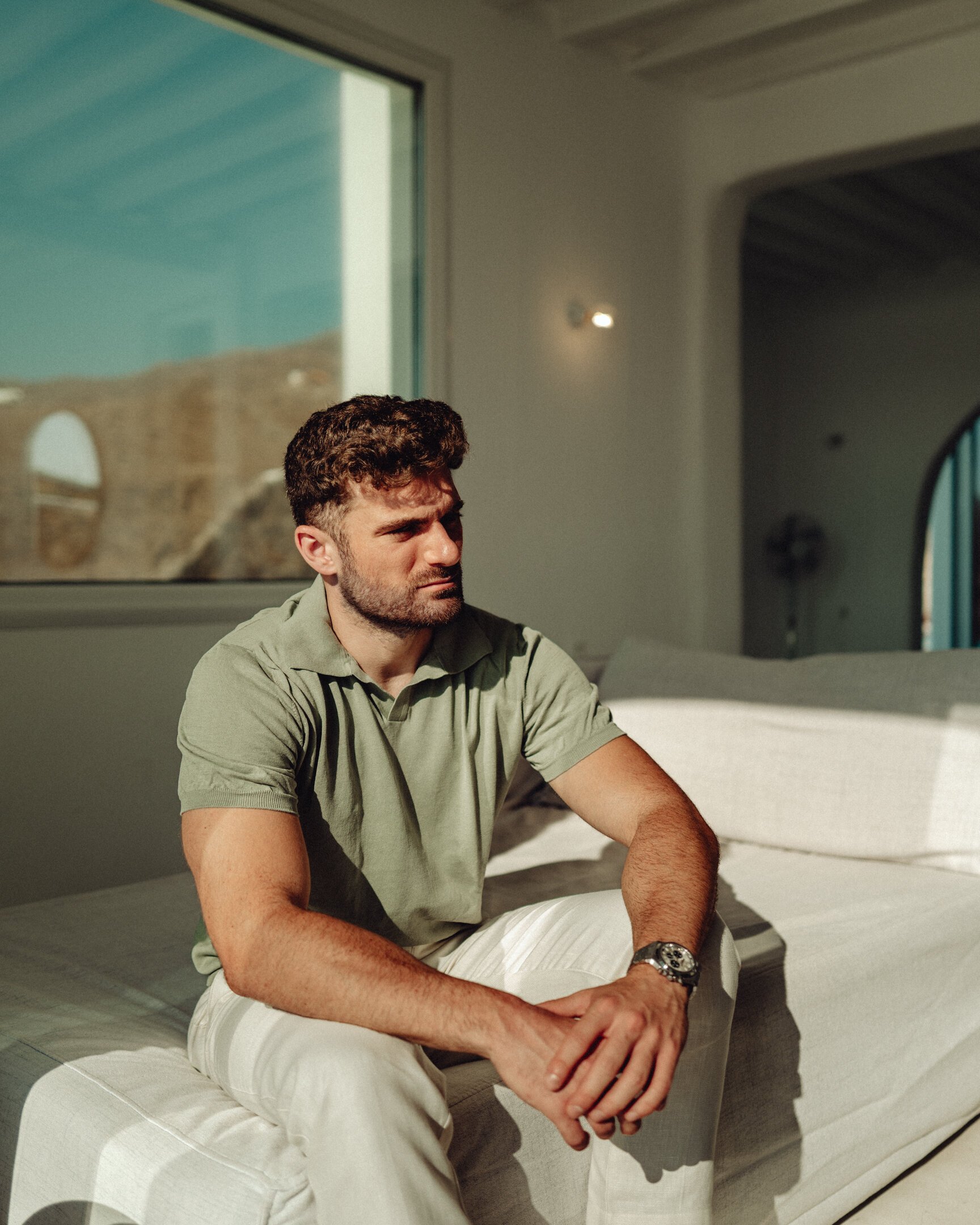KYRI. Editorial